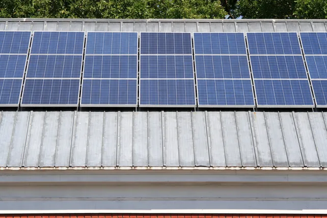 Commercial solar panels - image 21