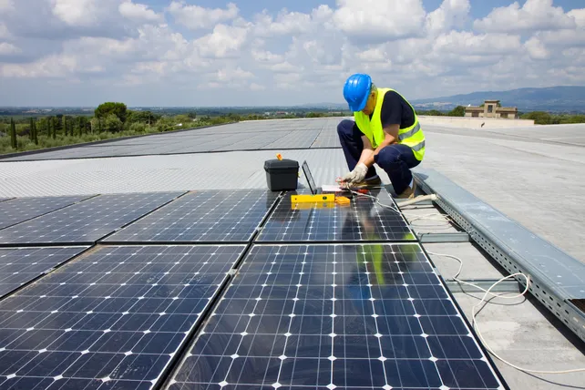 Commercial solar panels - image 23