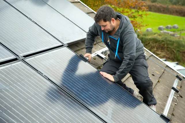 Commercial solar panels - image 37